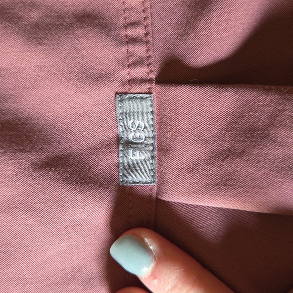 Figs Technical Collection Rafaela Oversized Scrub Top in Mauve - Picture 9 of 12